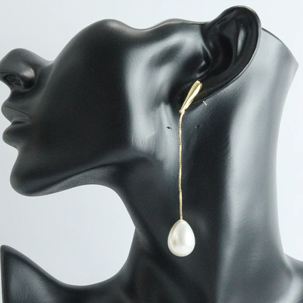 Classy Pearl Droplet Earring